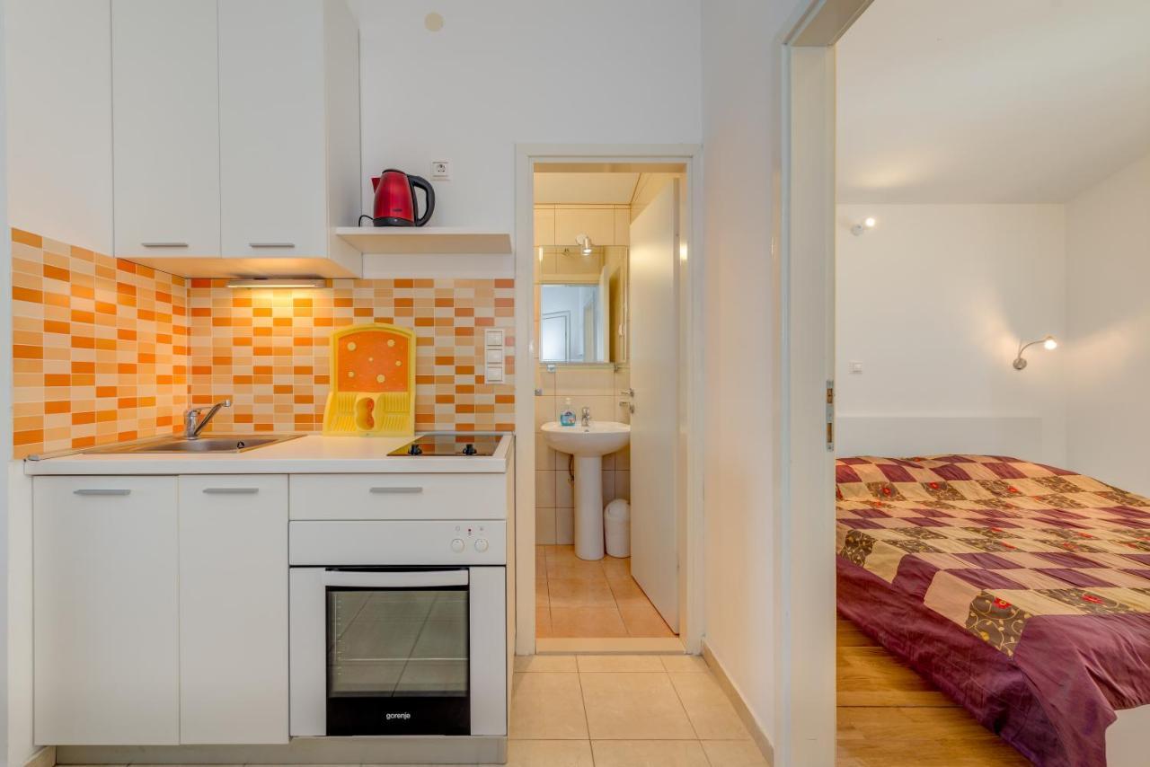 Pikolo Apartments Omis Tice المظهر الخارجي الصورة