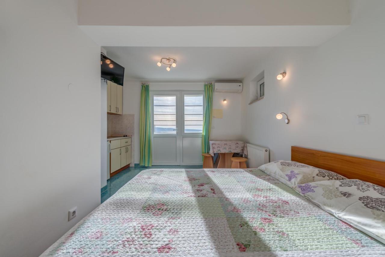 Pikolo Apartments Omis Tice المظهر الخارجي الصورة